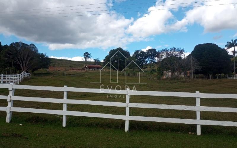 Sítio Monte Sião - Grama Roxa